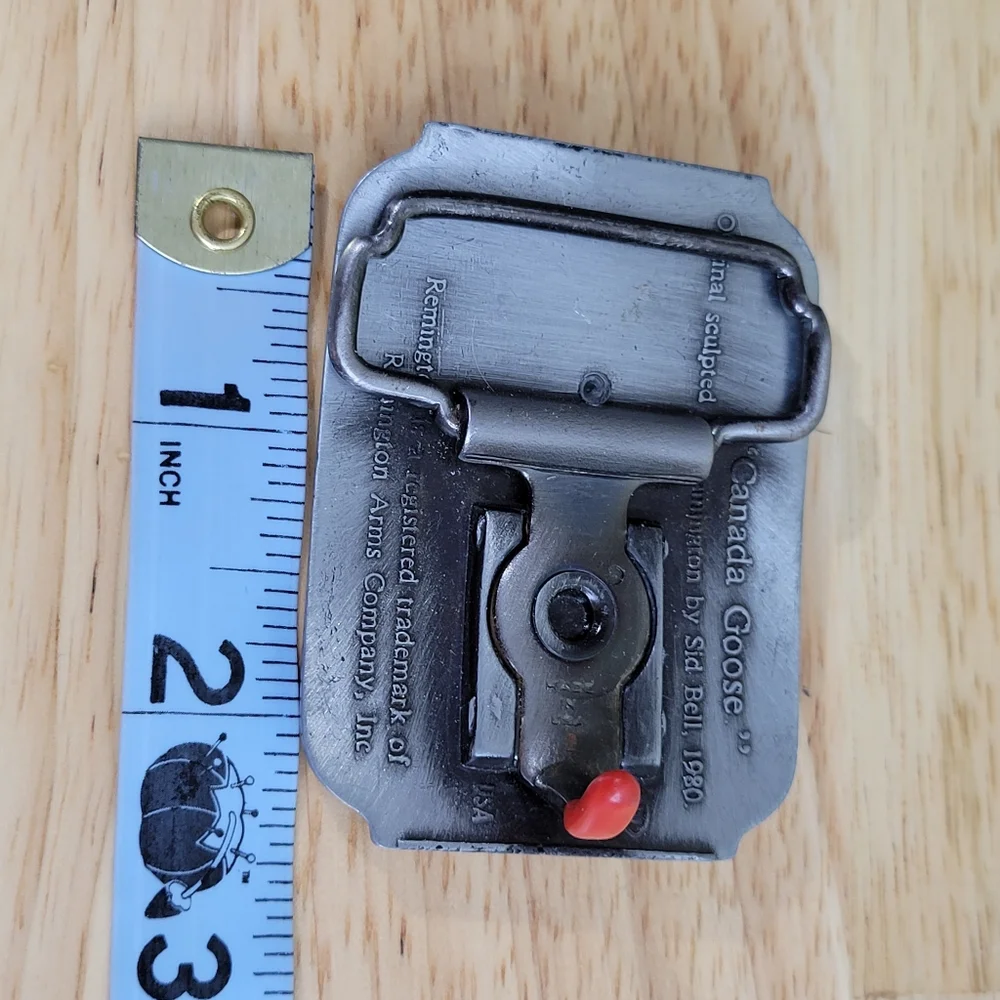 Remington First in the Field "Canadia Goose" Belt Buckle 2.5" x 2" - Picture 5 of 5